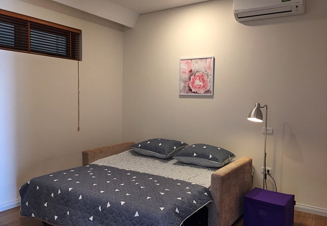 Cho thuê căn hộ 03 phòng ngủ, nội thất hiện đại, view Sông Hồng và Cầu Long Biên. 8