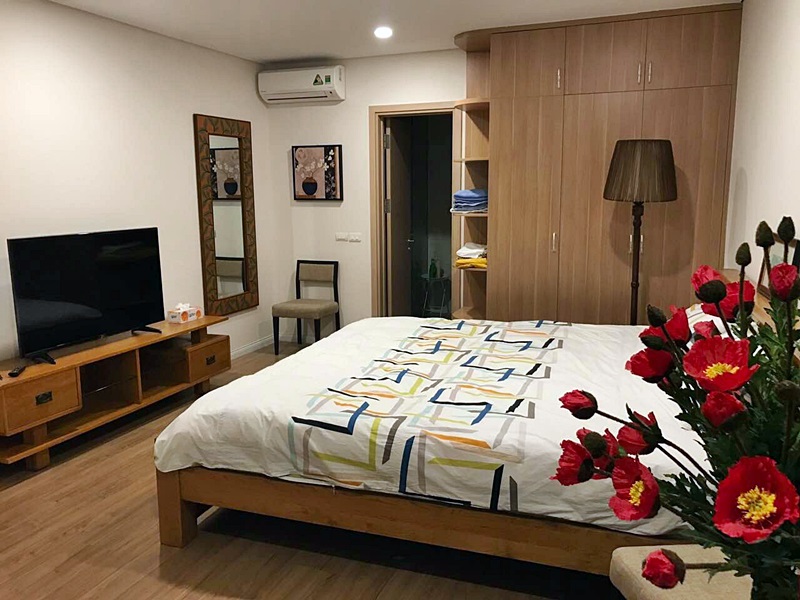 Cho thuê căn hộ 3 phòng ngủ tầng cao, view toàn cảnh Sông Hồng và Cầu Long Biên 17