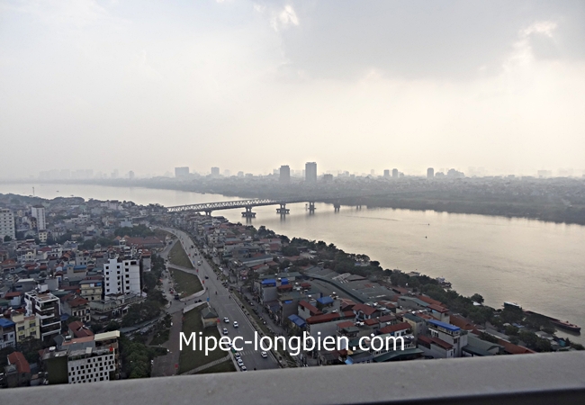 Cho thuê căn hộ 3 phòng ngủ view cầu Long Biên cực đẹp ở tháp A Mipec riverside Long Biên